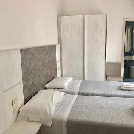 Hotel Villa Lieta Римини Экстерьер фото
